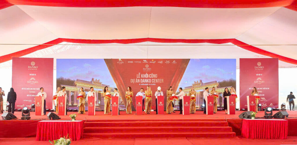 Khởi công