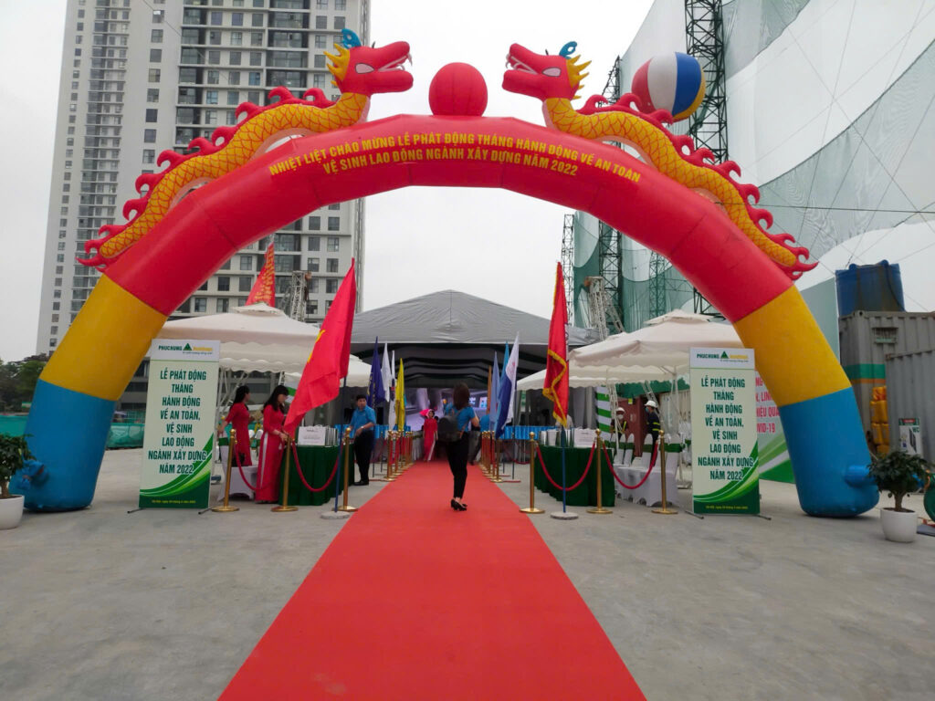 Khởi công