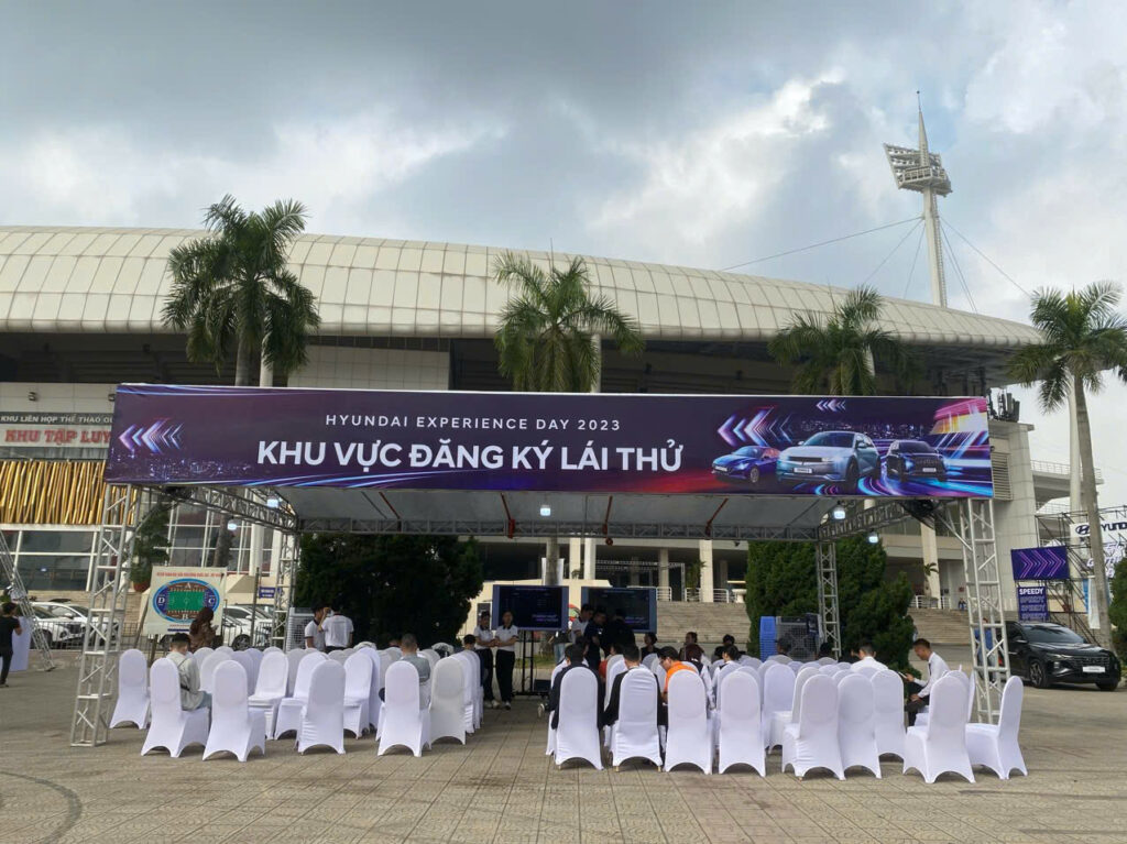 Gian hàng lái thử xe