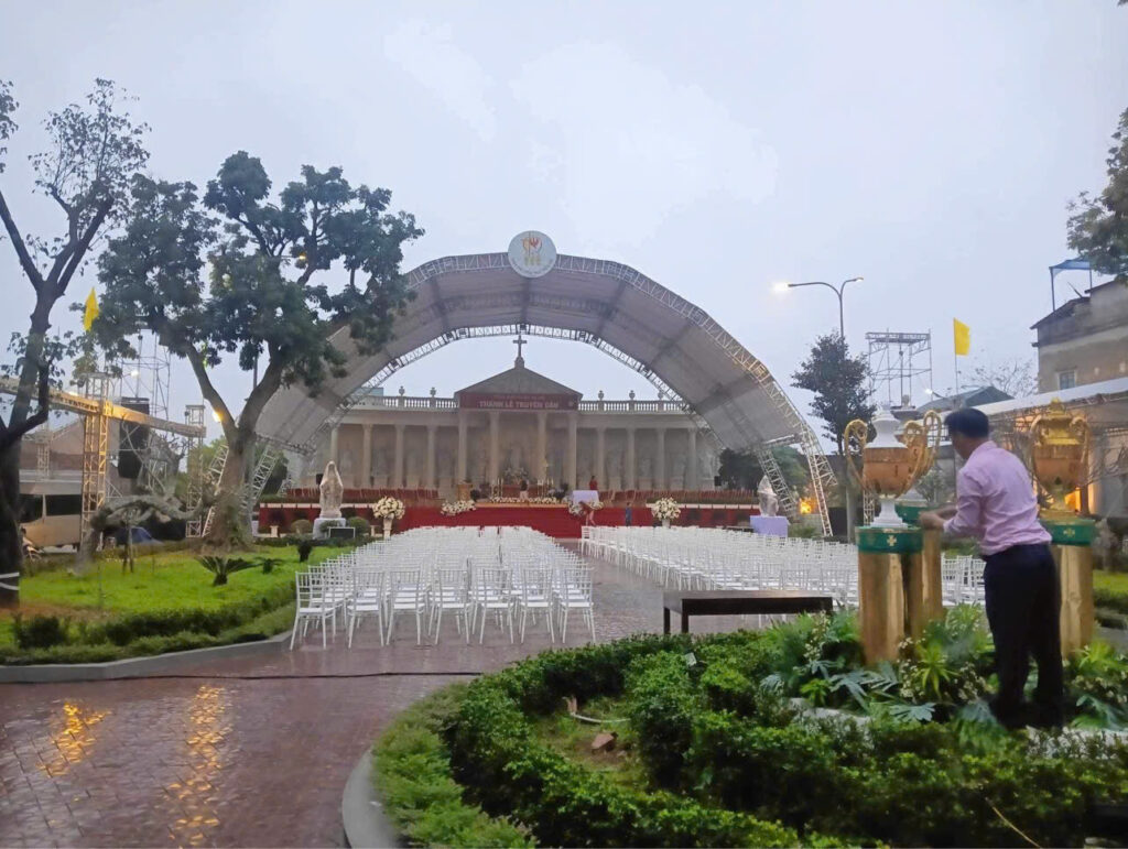 Sân khấu nhà vòm