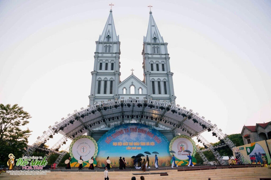 Sân khấu nhà vòm
